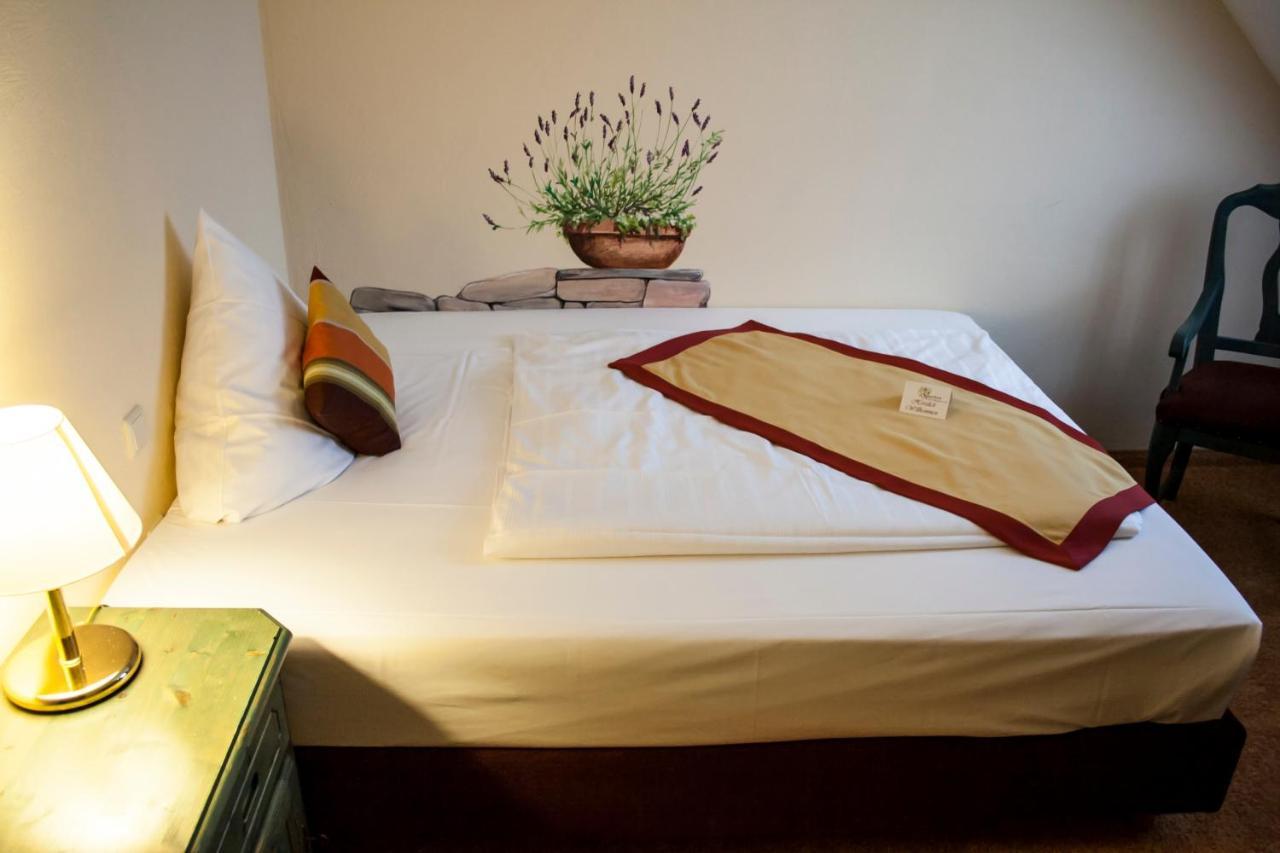 Hotel Speeter ไวเซนไฮม์ อัม แบร์ก ห้อง รูปภาพ