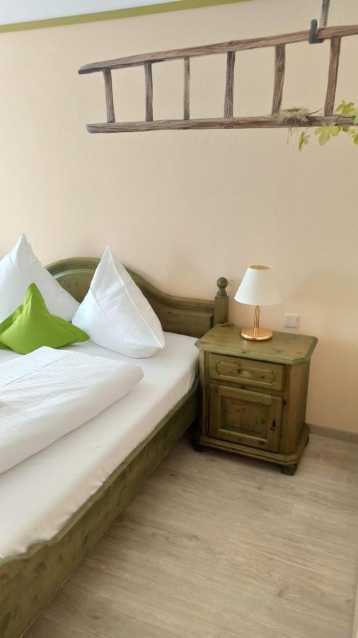 Hotel Speeter ไวเซนไฮม์ อัม แบร์ก ภายนอก รูปภาพ