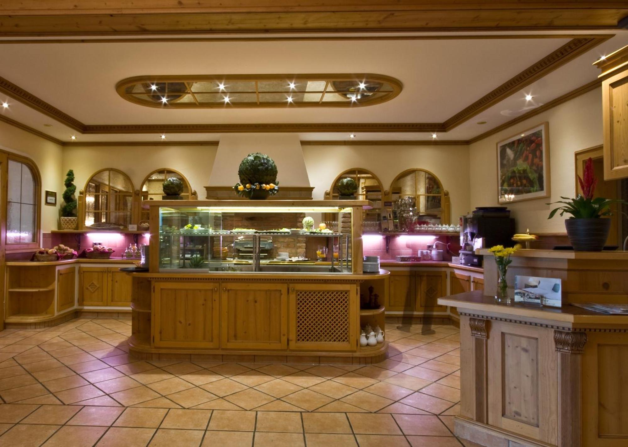 Hotel Speeter ไวเซนไฮม์ อัม แบร์ก ภายนอก รูปภาพ