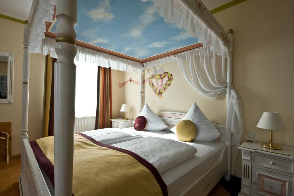 Hotel Speeter ไวเซนไฮม์ อัม แบร์ก ห้อง รูปภาพ