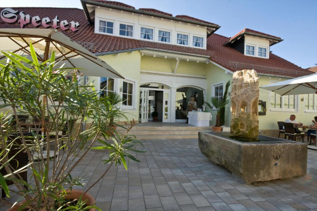 Hotel Speeter ไวเซนไฮม์ อัม แบร์ก ภายนอก รูปภาพ