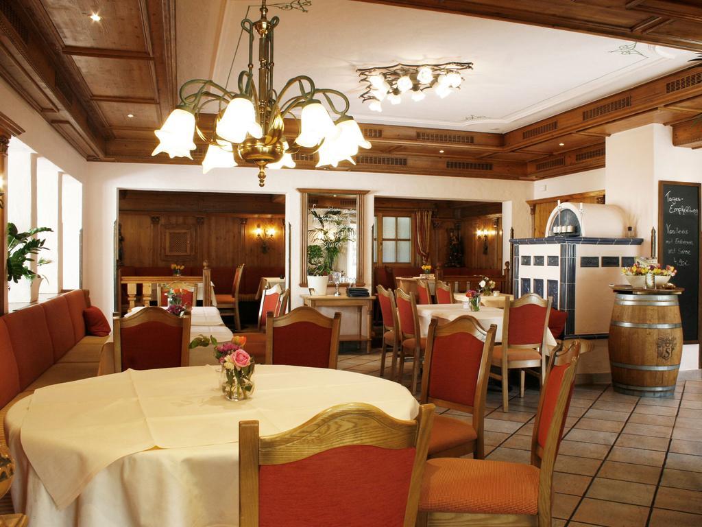Hotel Speeter ไวเซนไฮม์ อัม แบร์ก ภายนอก รูปภาพ