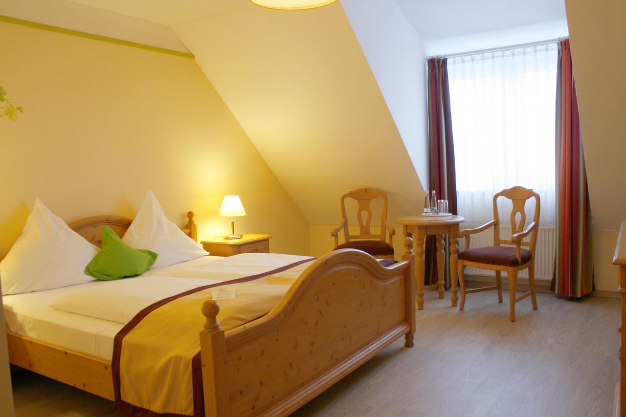 Hotel Speeter ไวเซนไฮม์ อัม แบร์ก ภายนอก รูปภาพ