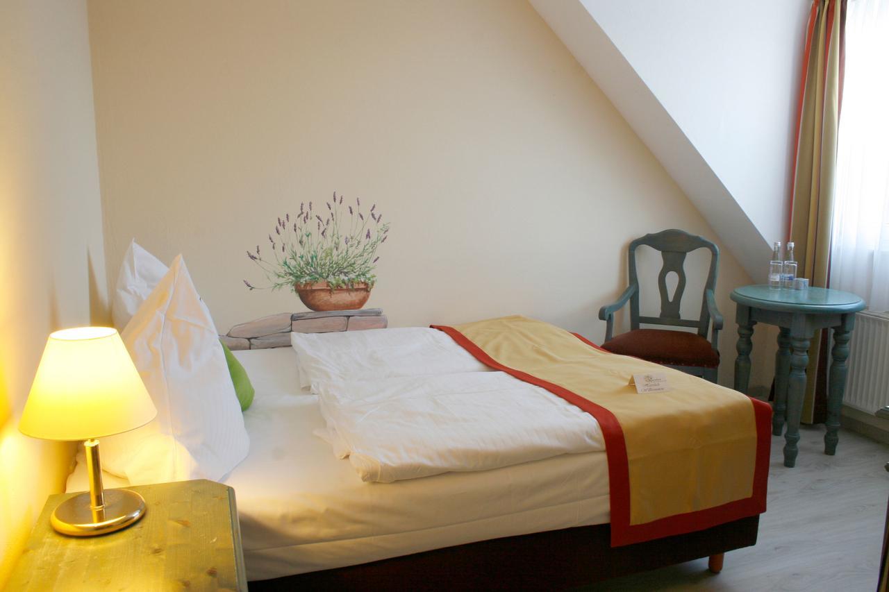 Hotel Speeter ไวเซนไฮม์ อัม แบร์ก ภายนอก รูปภาพ