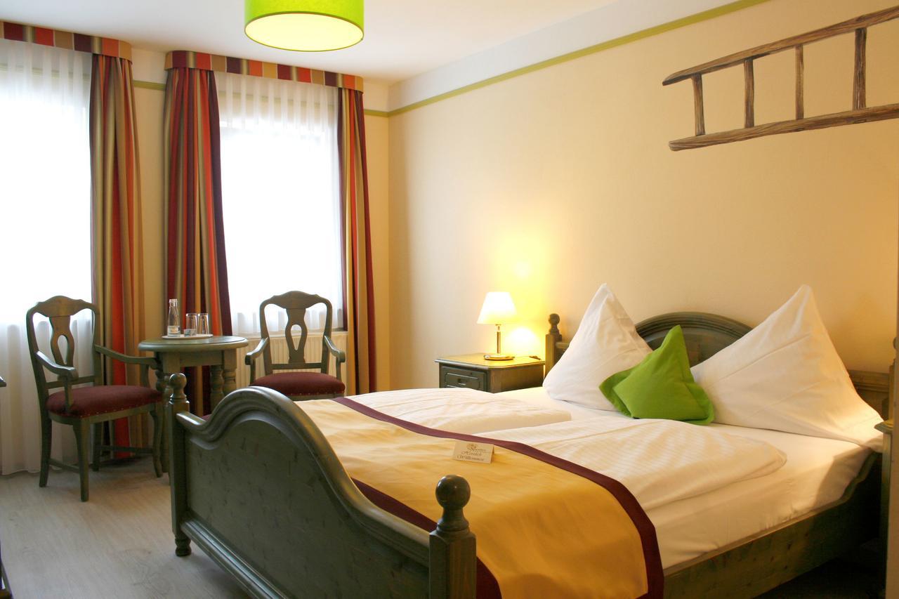 Hotel Speeter ไวเซนไฮม์ อัม แบร์ก ภายนอก รูปภาพ